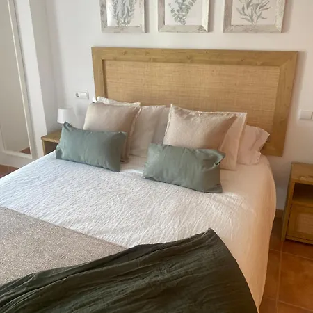 Nuevo Con Parking Y A 300 Metros Playa