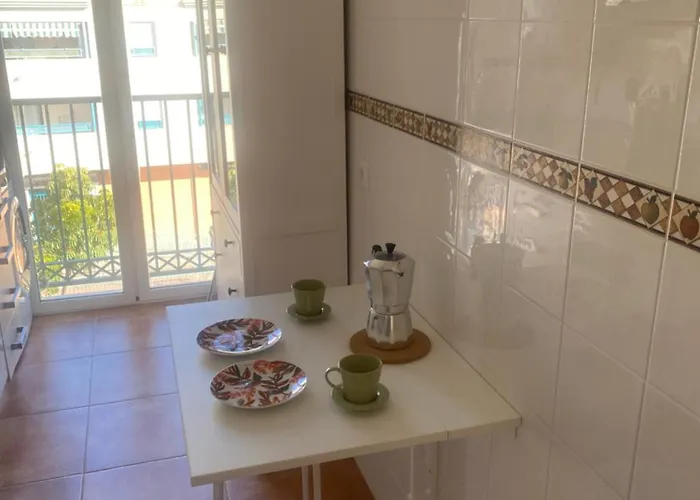 Nuevo Con Parking Y A 300 Metros Playa 内尔哈