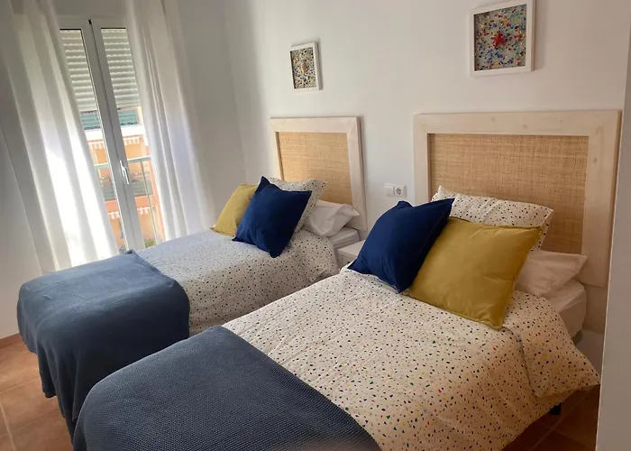 Nuevo Con Parking Y A 300 Metros Playa 内尔哈