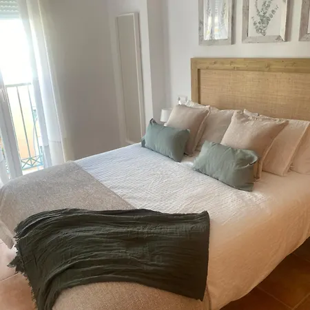 Nuevo Con Parking Y A 300 Metros Playa Nerja